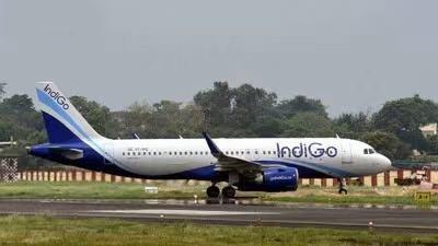 印度客机接炸弹威胁（取自央视新闻）