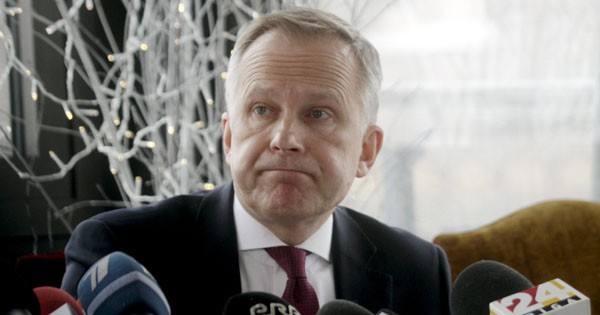 涉嫌索贿及帮助俄罗斯“洗钱”的拉脱维亚央行行长里姆舍维奇星期二在记者会上表明无意辞职。（欧新社）