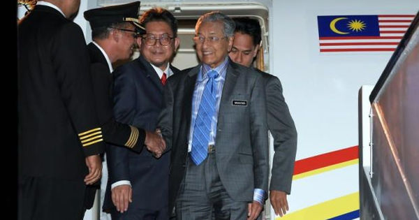 马哈迪周五晚飞抵杭州萧山国际机场。