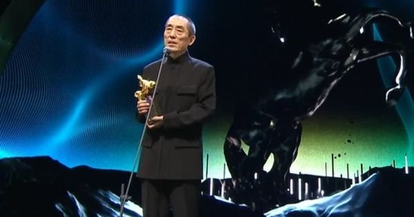 张艺谋凭电影《影》夺得“最佳导演”大奖。