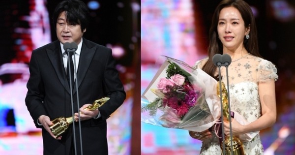韩志玟 （右）以《白小姐》获得影后，感动落泪，金允锡凭《1987：黎明到来的那一天》获颁影帝。
