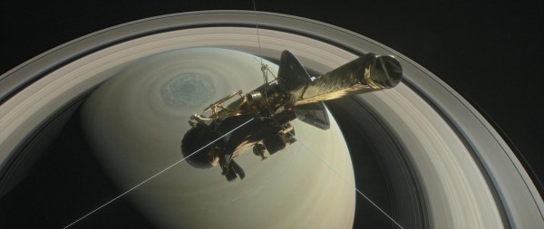 卡西尼号在2017年9月冲向土星，结束长达20年的太空任务，其“生前”回传的观测数据，协助科学家解开数十年之谜。（欧新社）