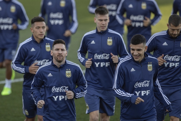 梅西回归阿根廷国家队 将与委内瑞拉踢友谊赛