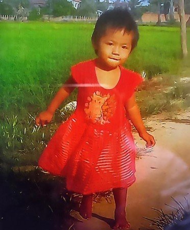 柬埔寨女童苏碧不慎跌入鳄鱼池，惨遭吃到尸骨无存。