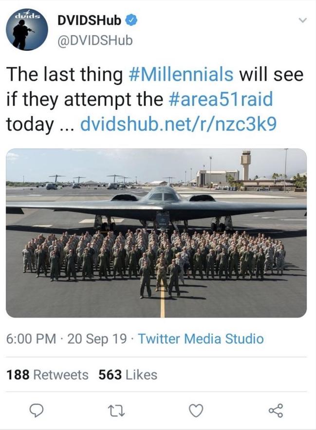 美国军方先前在推特宣称要部署隐形轰炸机，对付擅闯内华达州“51区”基地的年轻人。