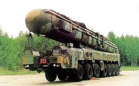 军事迷在网上发的东风41型洲际导弹照片。