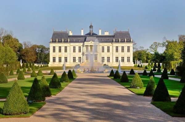 位于法国凡尔赛宫附近的路易十四城堡是“全球最贵豪宅”。（网络图） 